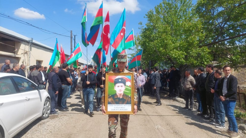 Birinci Qarabag muharibesinde itkin dusen sehid Munasib Mehdiyevin nesinin qaliqlari Samuxda defn olunub