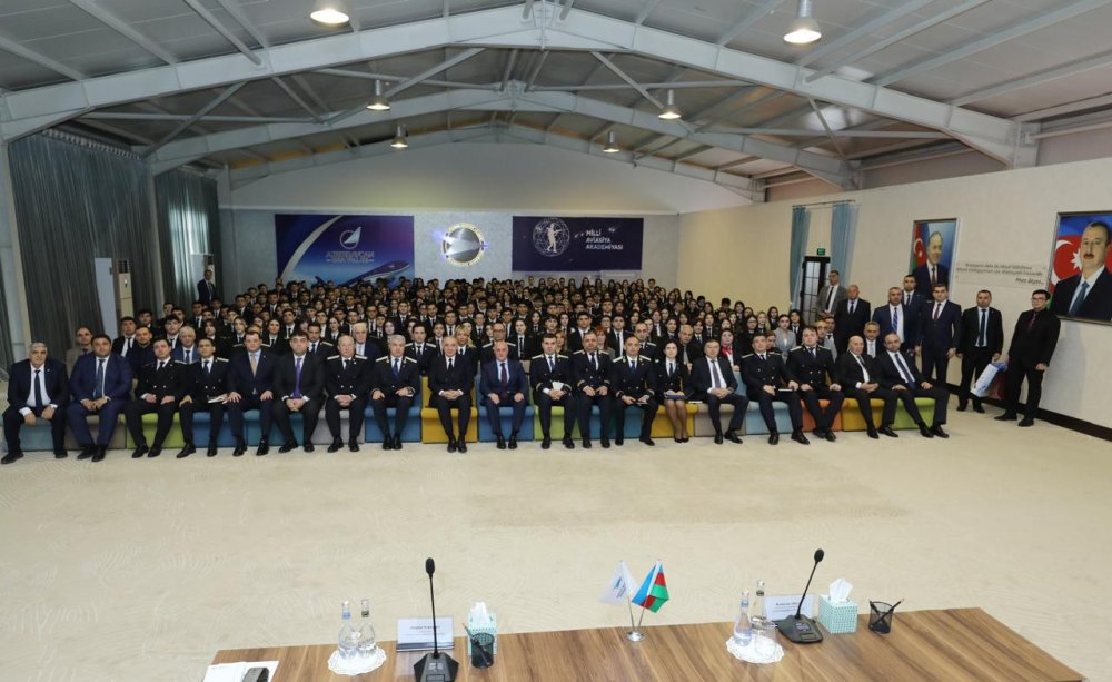 Bas Prokuror Milli Aviasiya Akademiyasinda “Reqemsal dovr ve huquq. Yeni cagirislar” movzusunda muhazire oxuyub (FOTO)