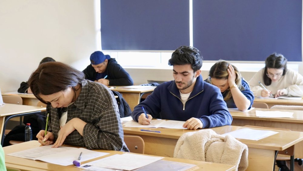 Dovlet qullugu uzre test imtahanlarinda istirak edecek namizedlerin DIQQETINE