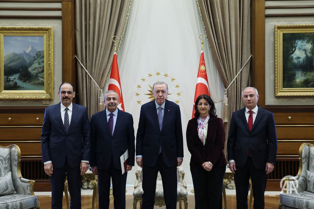 Erdogan PKK lideri ile gorusen heyeti qebul edib