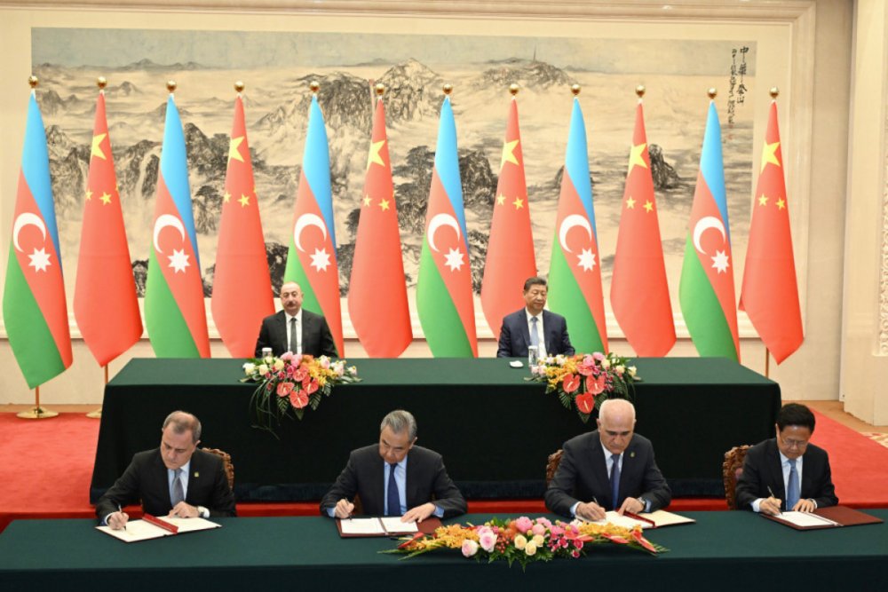 Azerbaycanla Cin arasinda vizasiz gedis-gelis haqqinda Sazis imzalanib