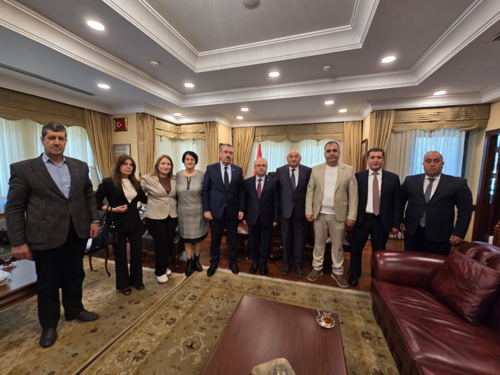 Turkiyenin yeni sefiri Birol Akgun azerbaycanli ictimaiyyet ve media numayendeleri ile GORUSDU – FOTO