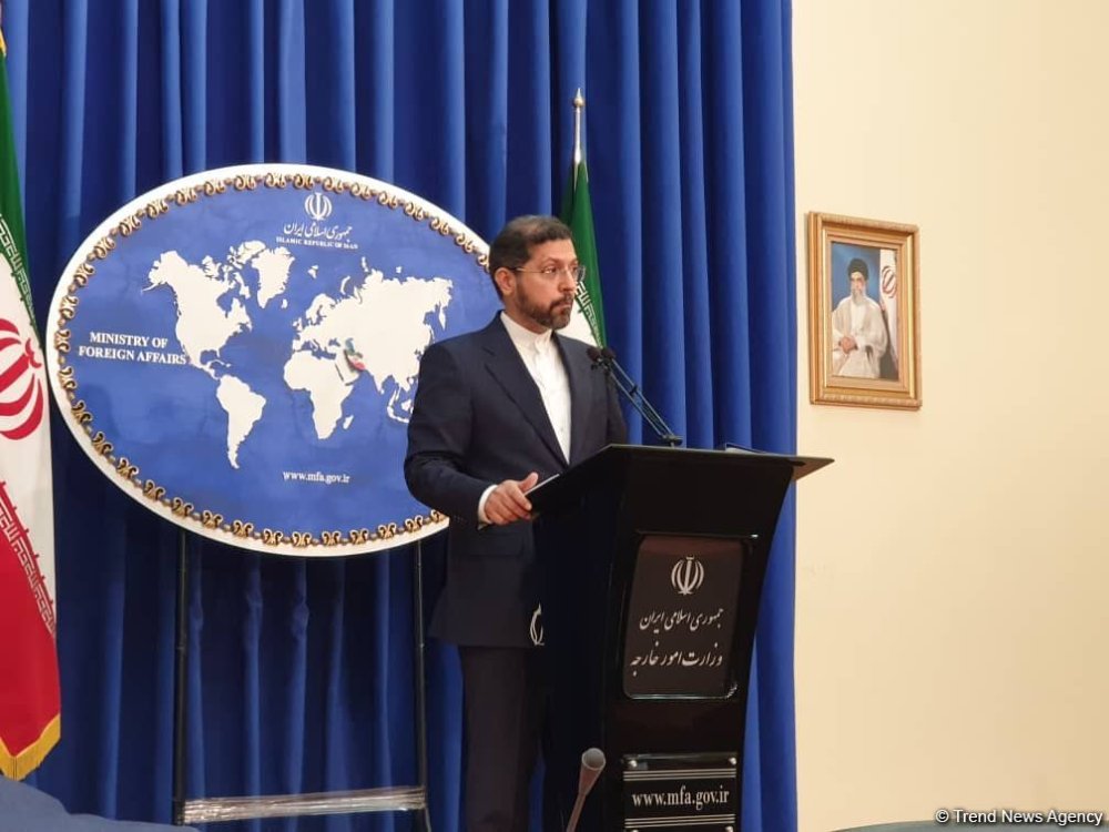 Iran xarici isler nazirinin muavini Bakiya gelir