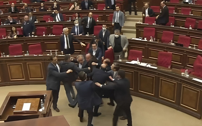 Ermenistan parlamentinde dava dusub