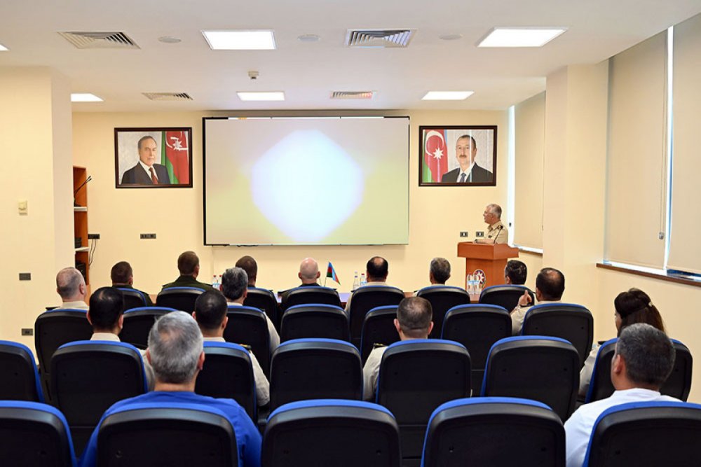 Azerbaycan ve Belarus herbi tibb mutexessisleri arasinda gorus kecirilib