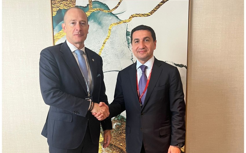 Hikmet Haciyev Cexiya Prezident Administrasiyasinin Xarici Isler Departamentinin direktoru ile gorusub