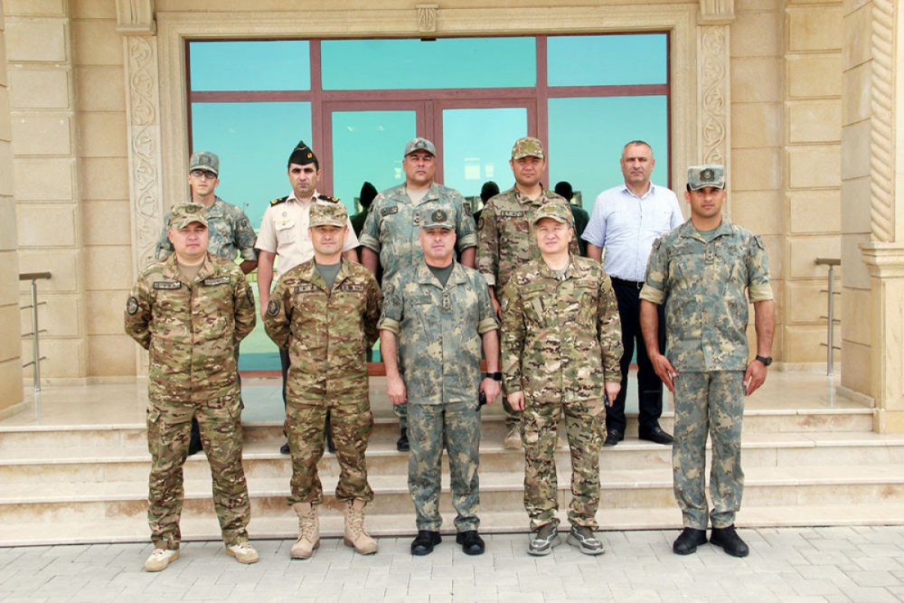 Qazaxistan MN numayendeleri Azerbaycan Ordusunda NATO standartlarinin tetbiqi ile tanis olublar