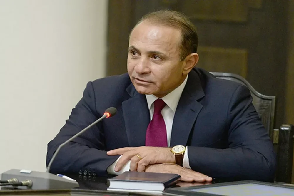 Ermenistanin kecmis Bas naziri Ovik Abramyan saxlanilib