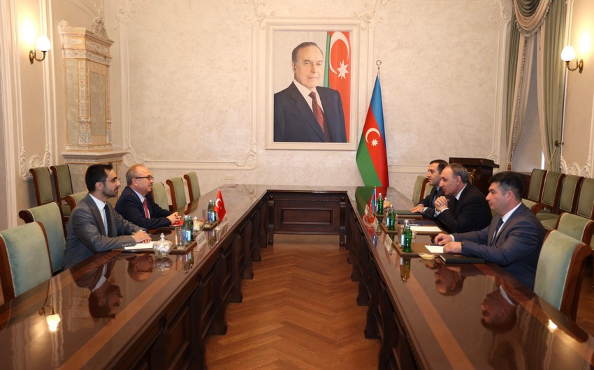 Kamran Eliyev Turkiyenin Azerbaycandaki sefiri ile gorusub