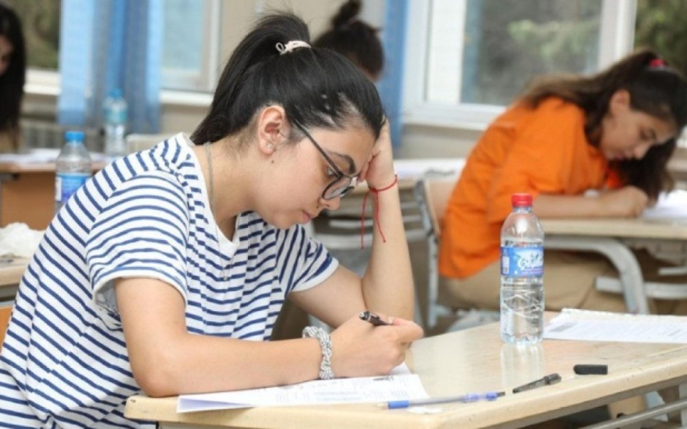 100 mine yaxin sagird monitorinqlerde istirak edib