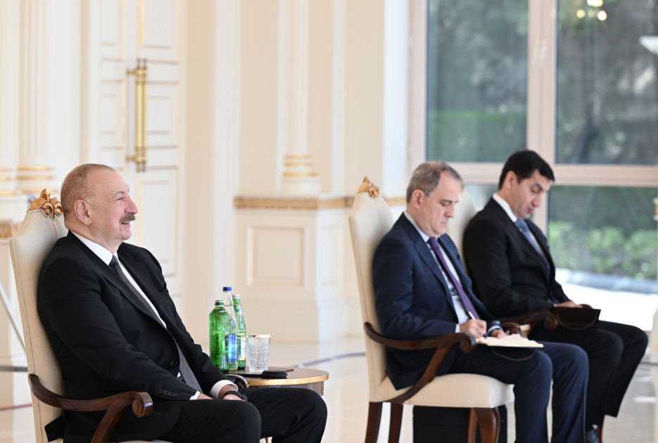 Prezident Ilham Eliyev Sudanin olkemizde yeni teyin olunmus sefirinin etimadnamesini qebul edib