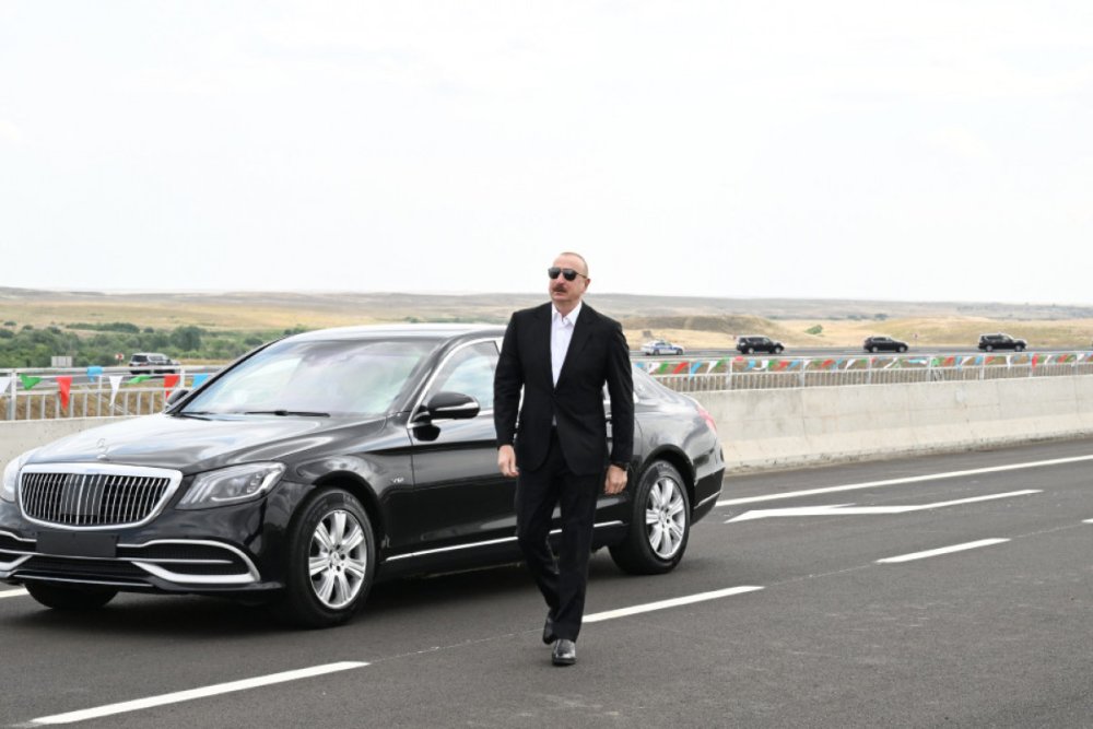 Prezident Ilham Eliyev Ehmedbeyli-Fuzuli-Susa yolunun acilisinda istirak edib