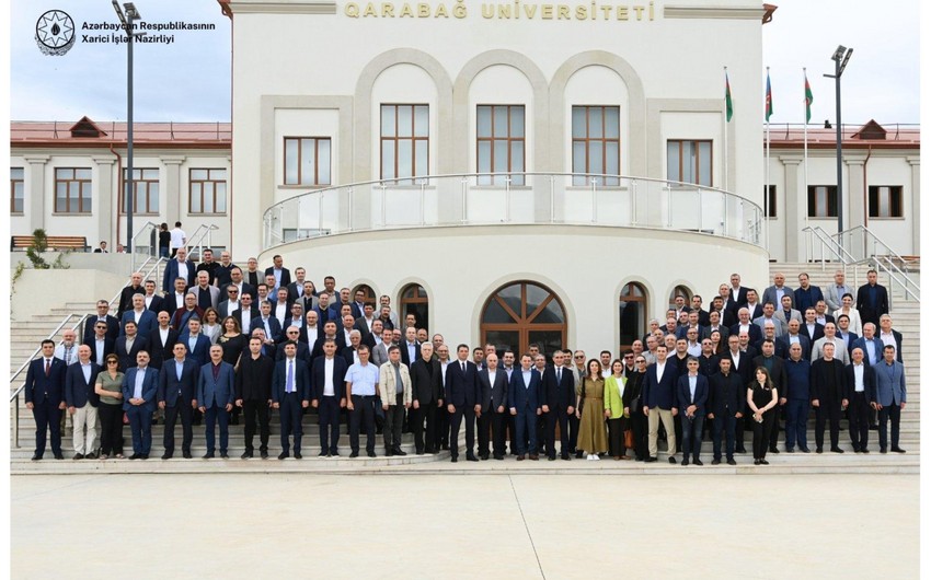 Azerbaycan diplomatlari Qarabag Universitetinde xususi sessiya kecirib