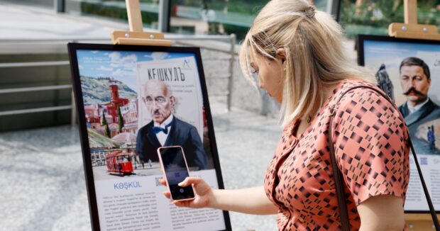 Baki Metropoliteni ve “Azersun Holdinq” “Iceriseher” stansiyasinda xususi sergi teskil edib – FOTOLAR