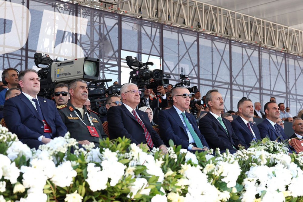 Azerbaycan MN-in rehberliyi Turkiyede “IDEF 2025” sergisinde istirak edir