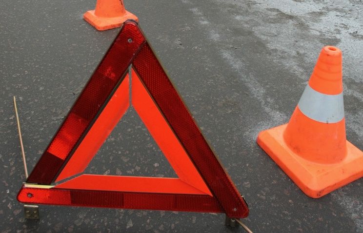 Fuzulide yuk masini ile evakuator toqqusdu - yaralilar var