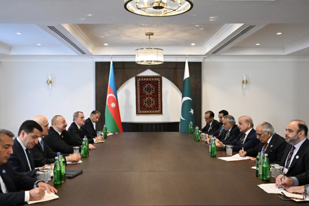 Azerbaycan Prezidenti Xankendide Pakistanin Bas naziri ile gorusub