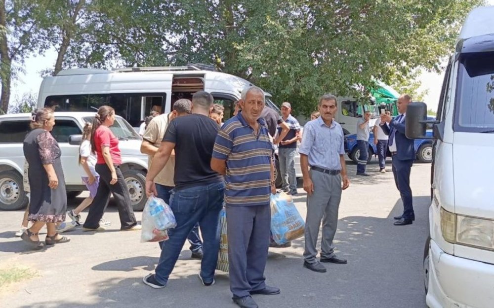 Daha 29 aile Hesenriz kendine kocub