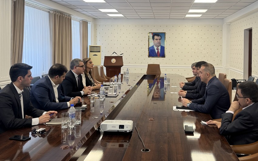 Azerbaycan ve Tacikistan tekstil sektorunda yeni sened imzalayib