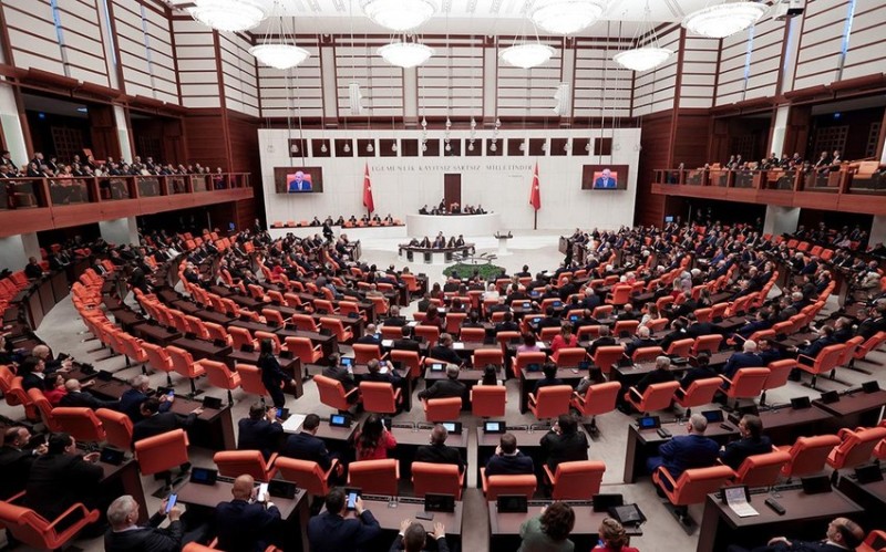Ozgur Ozelin toxunulmazligi legv edile biler