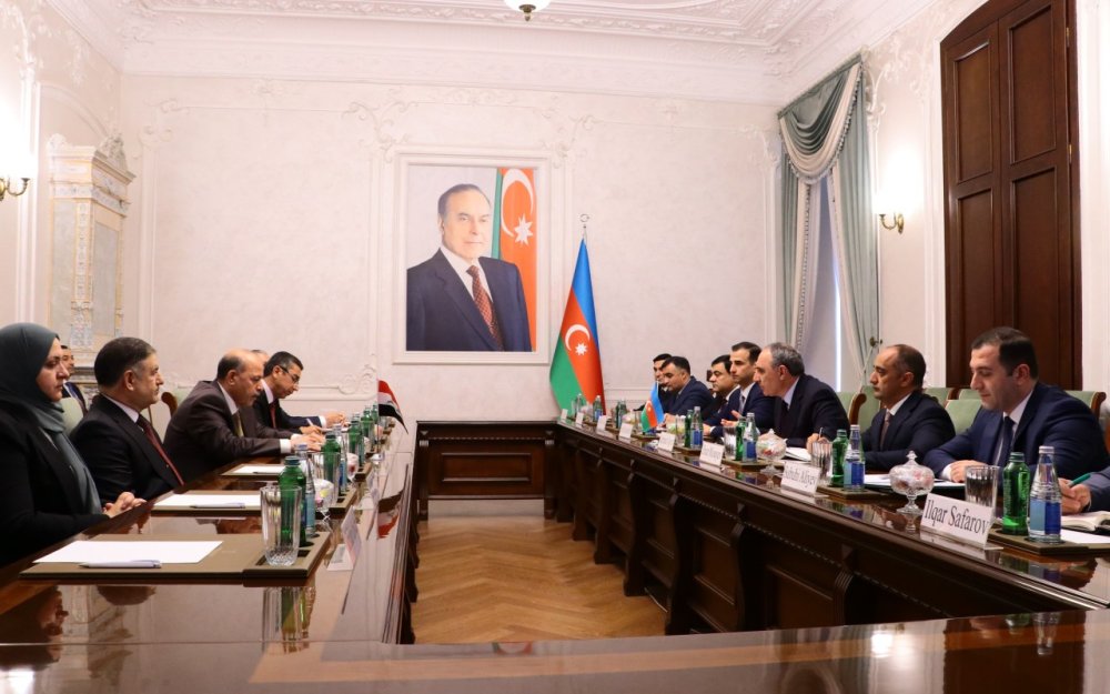 Bas prokuror Iraqin Ali Mehkemesinin yeni teyin olunmus sedri ile gorusdu - FOTOLAR