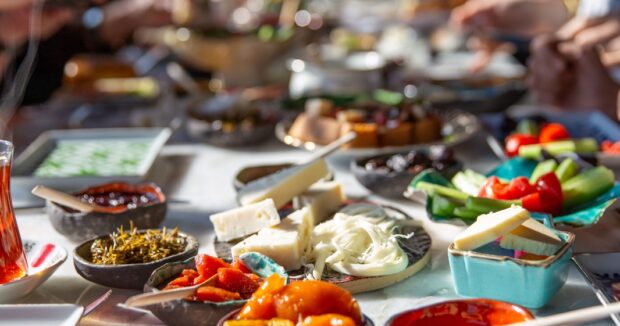 Turkiyede sehere dad qatan enene: Turk seher yemeyi – FOTOLAR