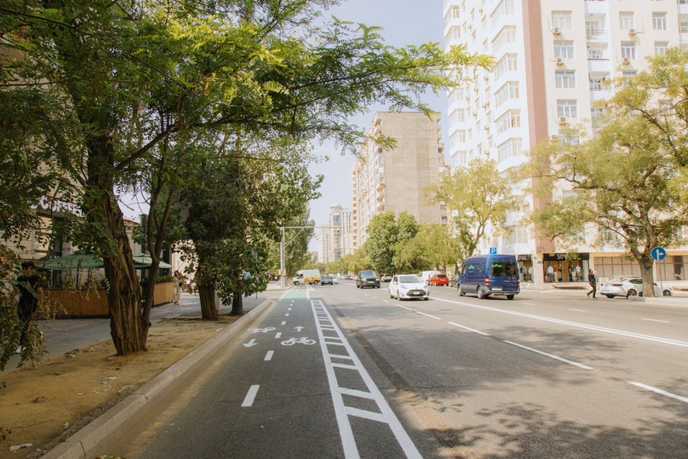 Huseyn Cavid prospektinde mikromobillik zolagi genislendirilib