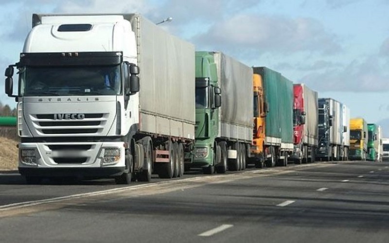 AYNA: “Qirmizi Korpu” gomruk postunda 440 avtomobil gozleyir