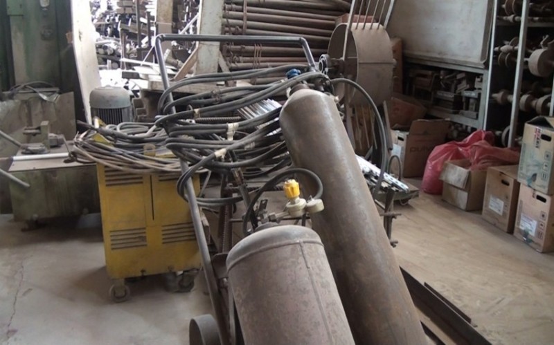 Bakida iki sexin fealiyyeti dayandirildi