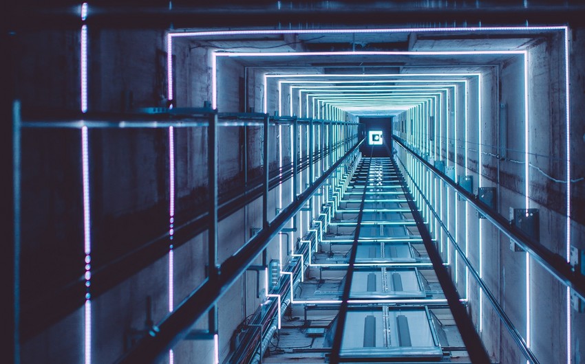 Lenkeranda cay fabriklerinden birinde lift qirilib, isci xesaret alib