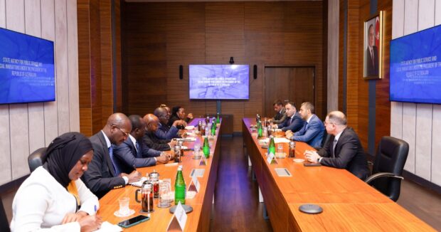 Uqandali nazir “ASAN xidmet”de -FOTOLAR