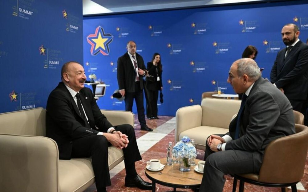 Ilham Eliyev ve Pasinyan herbi parada qatilacaq