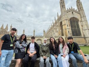 “YASAT” Fondunun sehid ovladlari ucun Londondaki yay mektebi basa catib