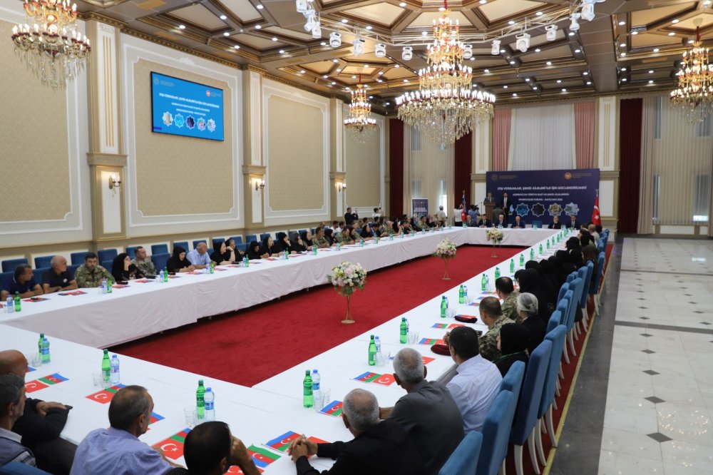 Naxcivanda “XTQ veteranlari, sehid aileleri ile isinguclendirilmesi” Forumu kecirildi