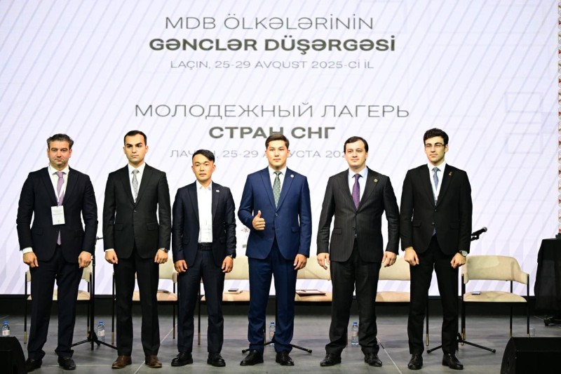 Lacinda "Medeni ve yaradici senayelerde gencler dalgasi” movzusunda panel muzakire kecirilib - FOTOLAR