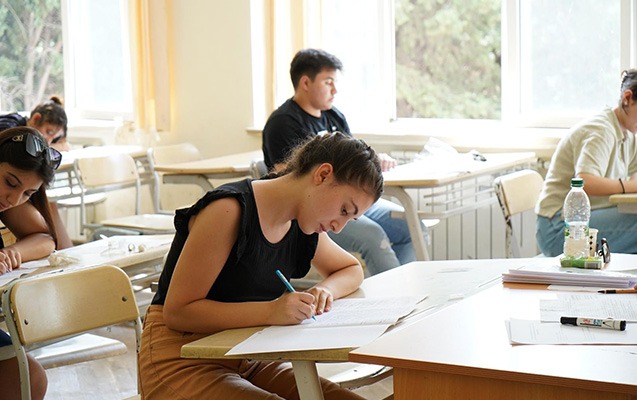 Kolleclerin bos qalan yerlerine qebul elan edildi