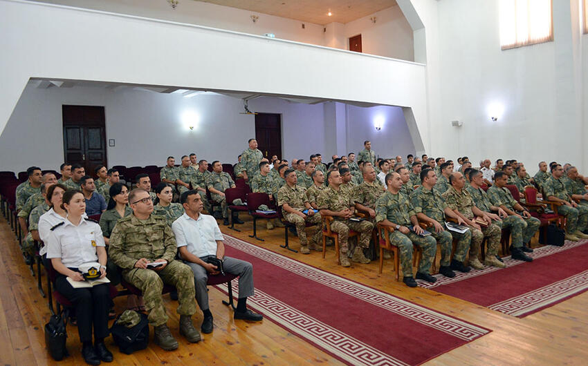 Herbi huquqsunaslarla telim-metodiki toplanis kecirildi