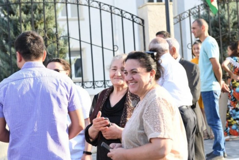 Avqustda isgaldan azad olunmus erazilere 264 aile kocurulub