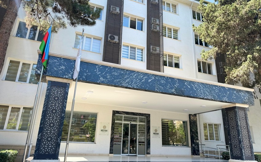 21 mekteb direktorunun emek muqavilesine xitam verilib