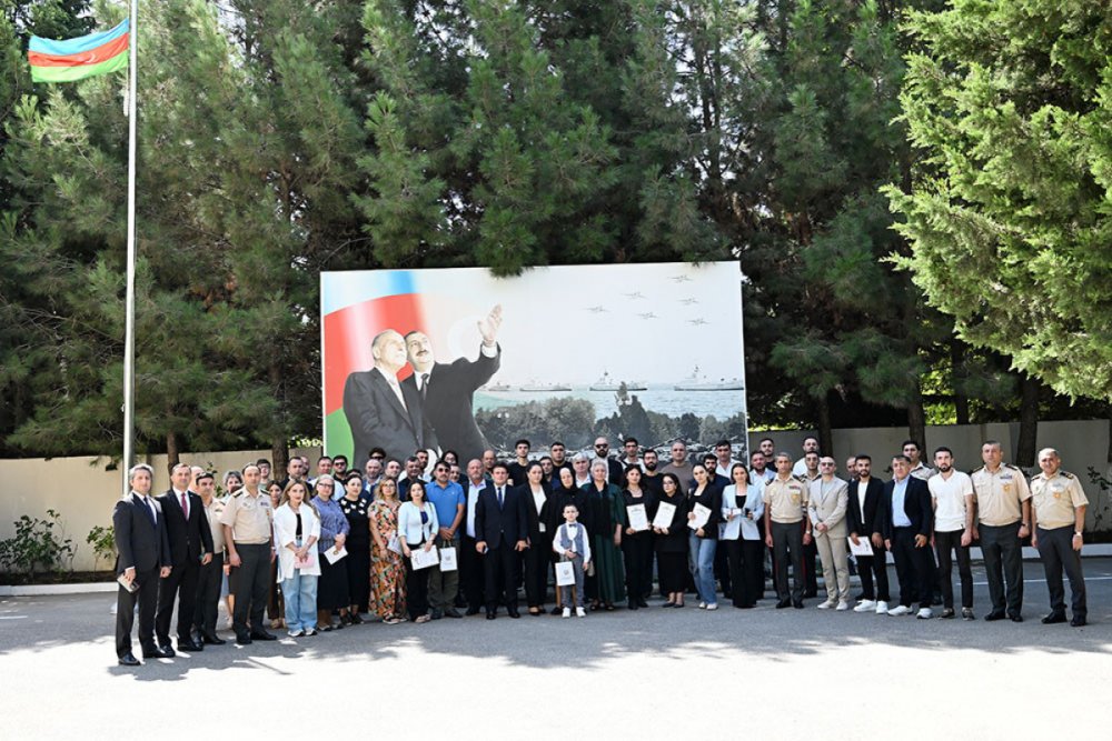 Sehid jurnalistler Meherrem Ibrahimov ve Sirac Abisovun medallari ailelerine teqdim edilib