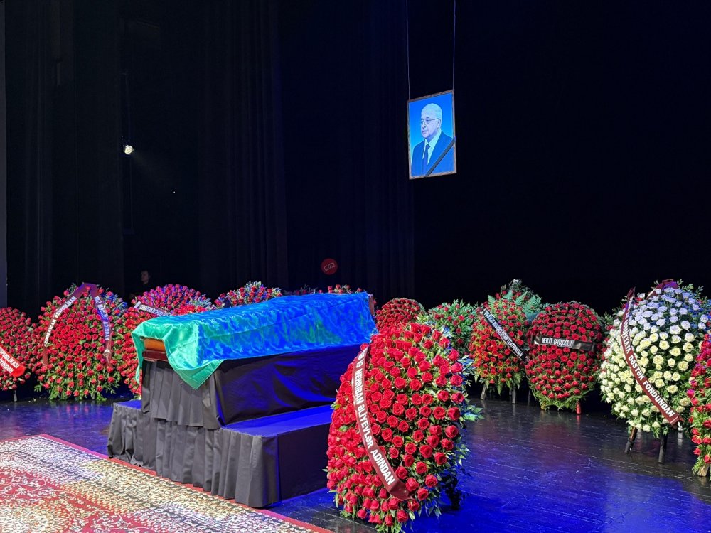 Elcinle vida merasimine - Prezident ve xanimi eklil gonderdiler