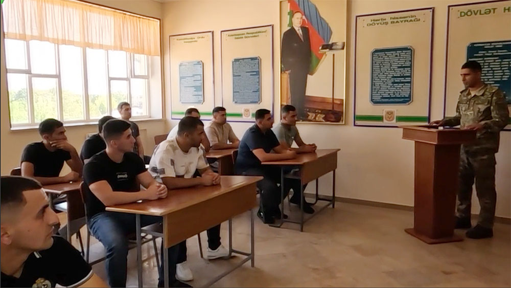 Naxcivanda ehtiyatda olan herbi vezifelilerle telim toplanisi baslayib