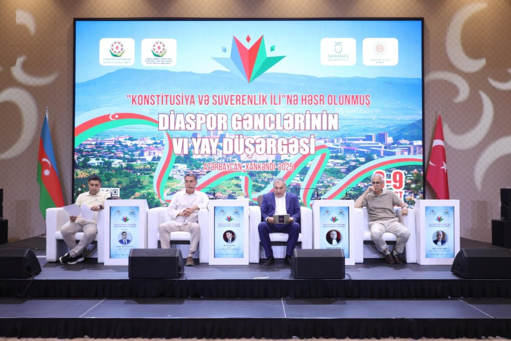 Diaspor Genclerinin VI Yay Dusergesinde “Konstitusiya ve Suverenlik” movzusunda panel teskil olunub (FOTO)