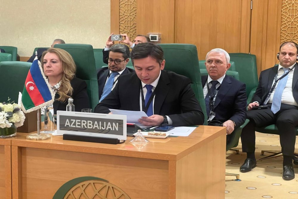 XIN: Azerbaycan Israil-Felestin munaqisesinin iki dovlet prinsipi esasinda hellini destekleyir