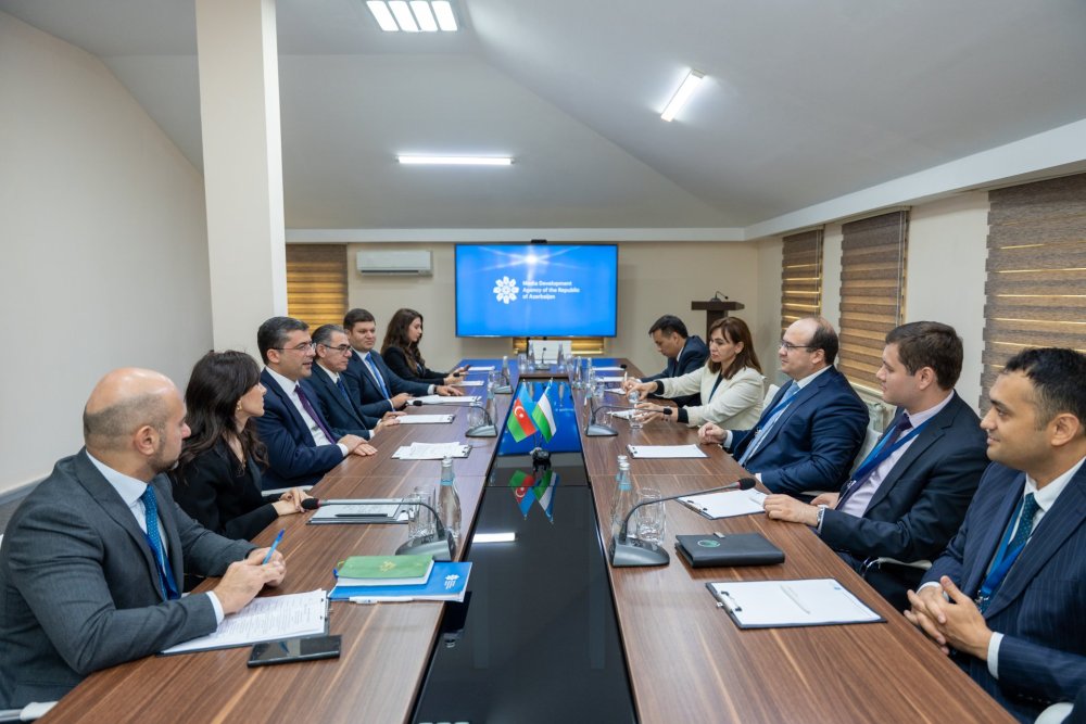 II Azerbaycan–Ozbekistan Media Forumu cercivesinde Ozbekistan numayende heyeti ile gorus kecirilib