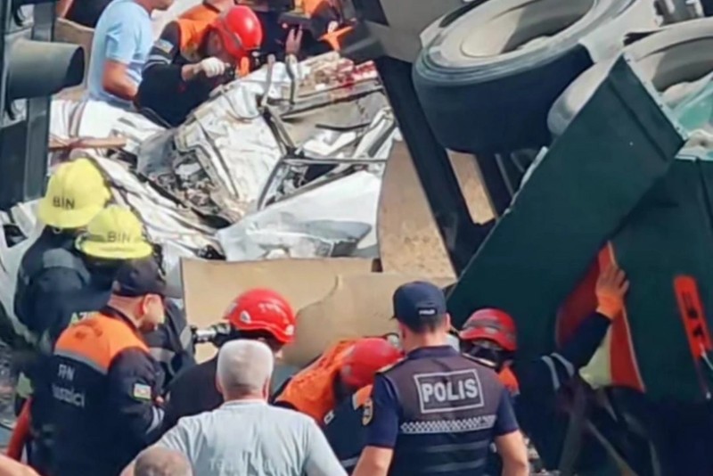 Bineqedide 3 neferin olumu ile neticelenen qeza ile bagli cinayet isi baslanilib