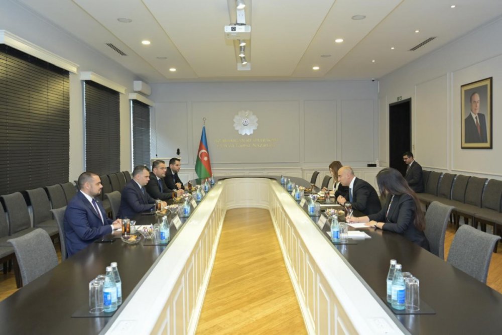 Emin Emrullayev Bahcesehir Kibris Universitetinin Idare Heyetinin sedri ile gorusub