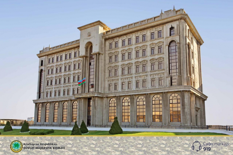 Oten ay 45 minden cox ecnebi Azerbaycanda qeydiyyata alinmaq ucun muraciet edib