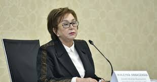 DIM sedri: Bezi odenisli ixtisaslara qebul olanlar tehsillerini dovlet sifarisi uzre davam etdirecek