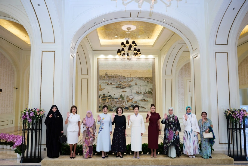 Mehriban Eliyeva Cinde gemi gezintisinde istirak edib - FOTOLAR